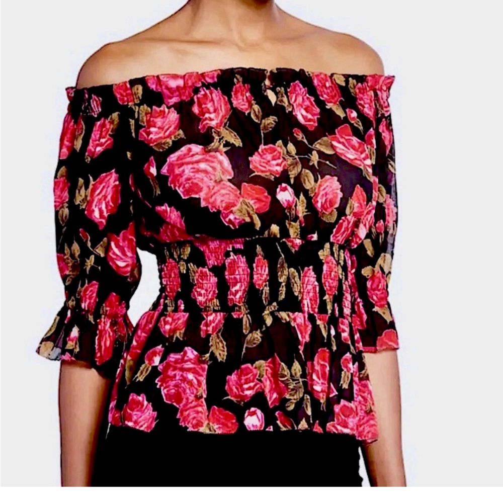 L’Agence Aubriella off the shoulders